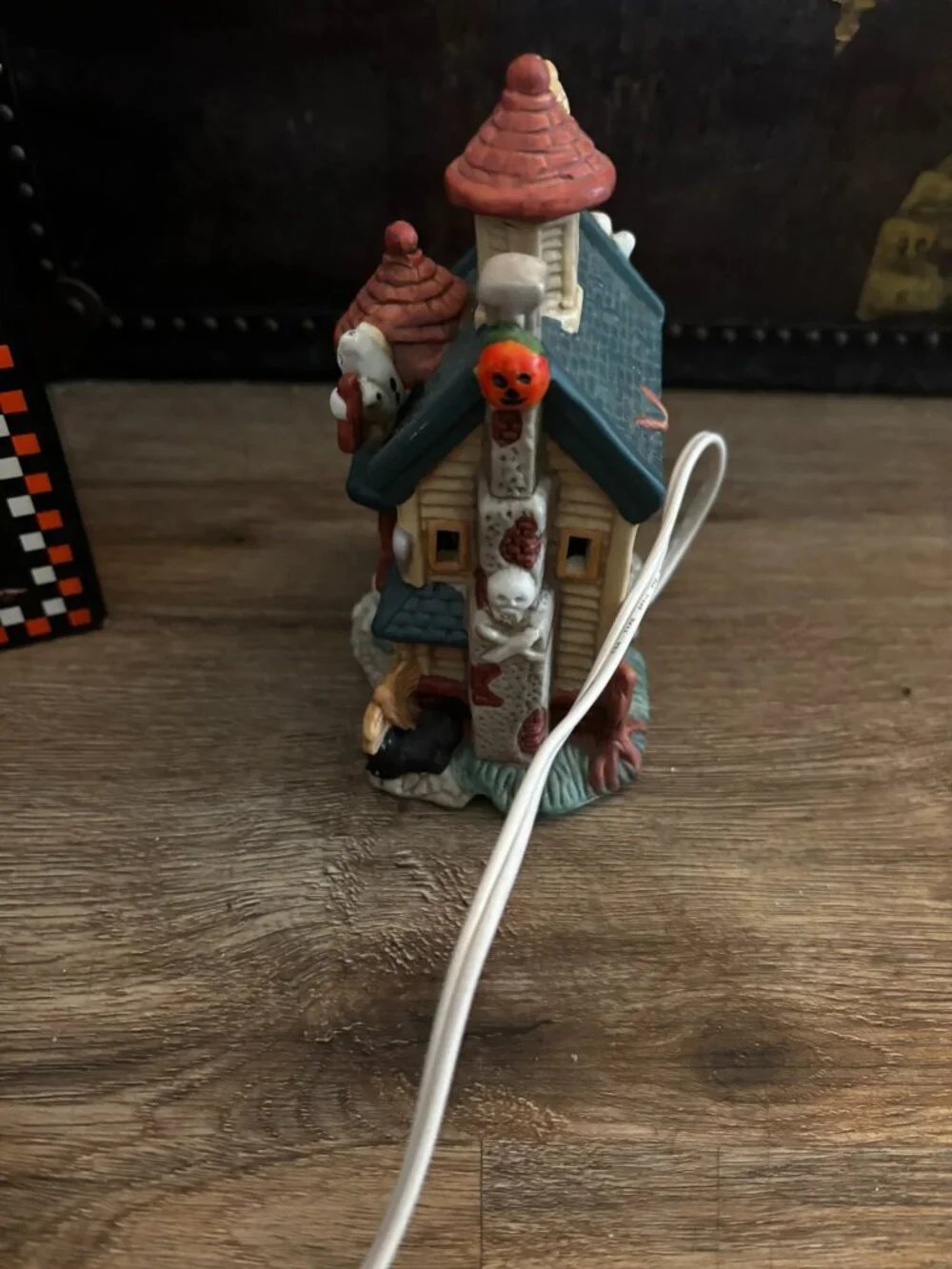 Lot 2 Spooky Hollow Halloween village light up house